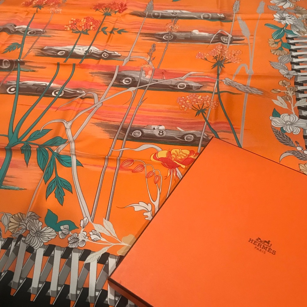 Brand new, never worn Hermès scarf